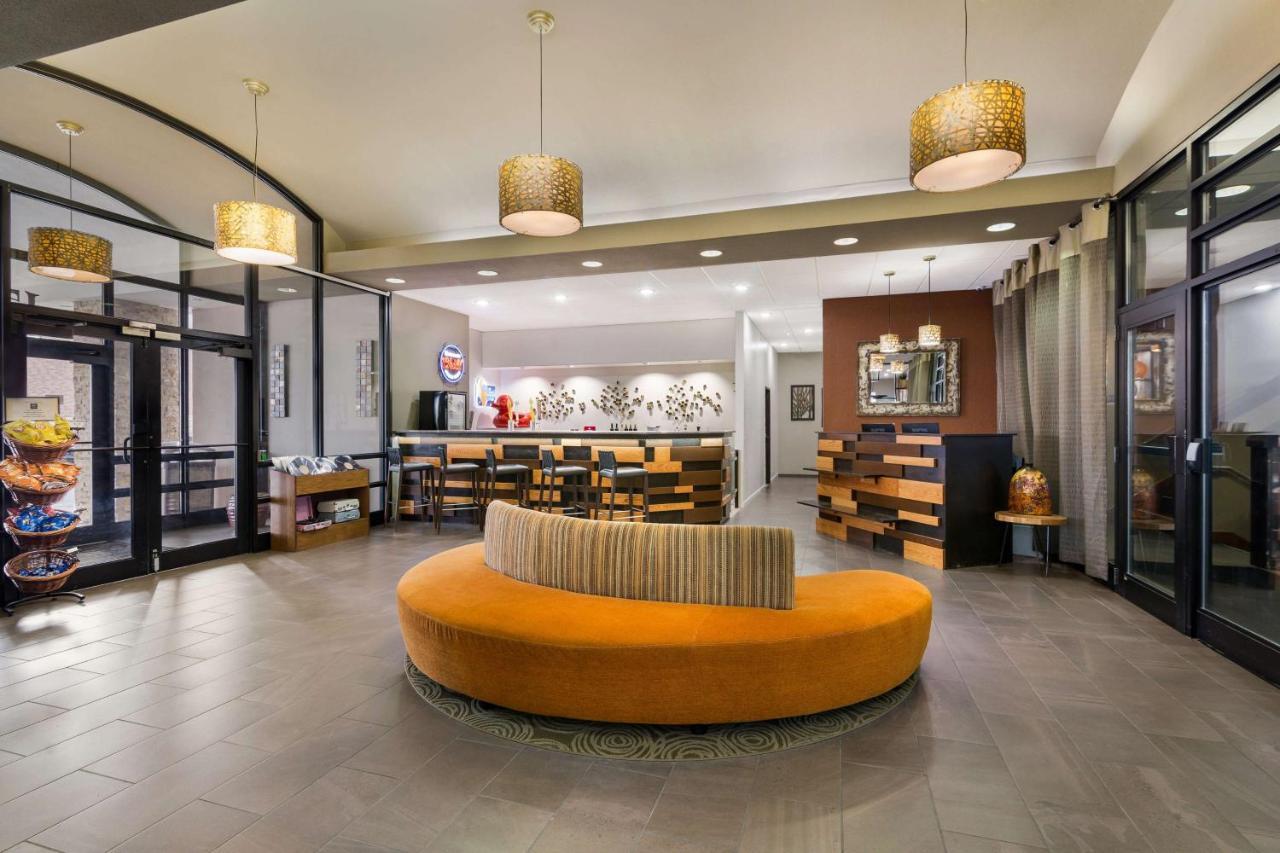 Revel Hotel Minot - Surestay Collection By Best Western Экстерьер фото
