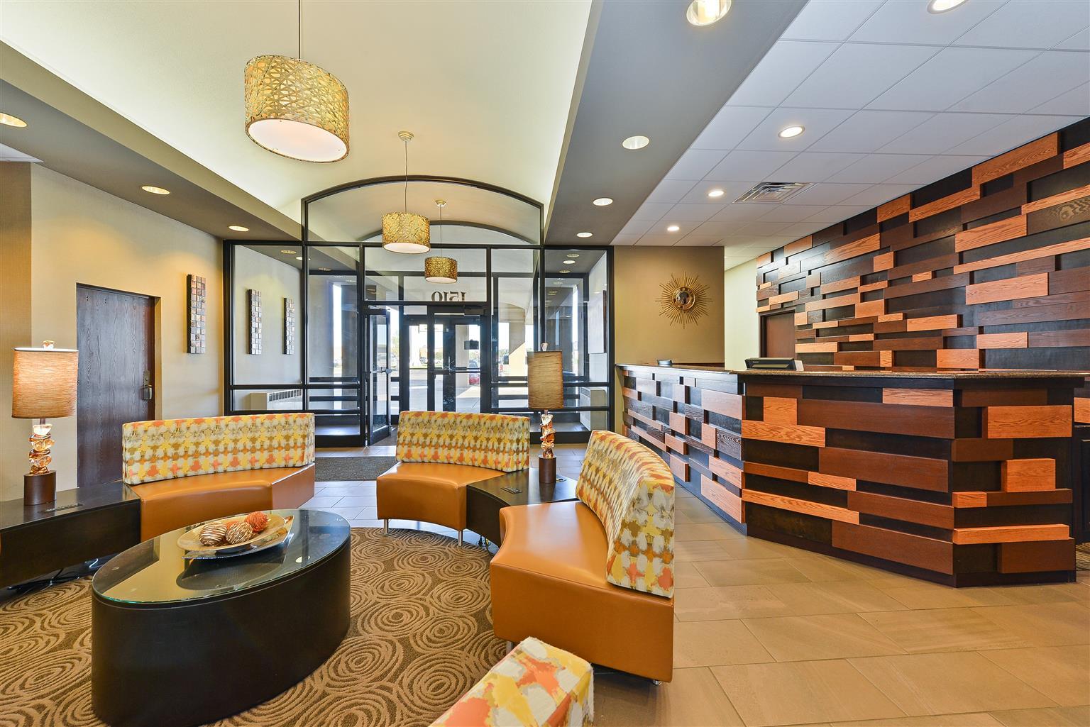 Revel Hotel Minot - Surestay Collection By Best Western Экстерьер фото