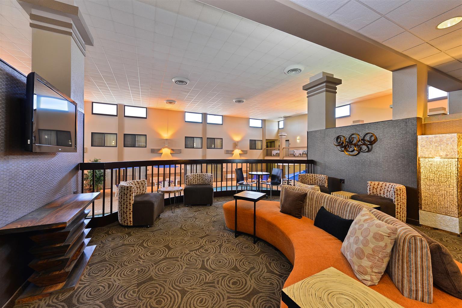 Revel Hotel Minot - Surestay Collection By Best Western Экстерьер фото