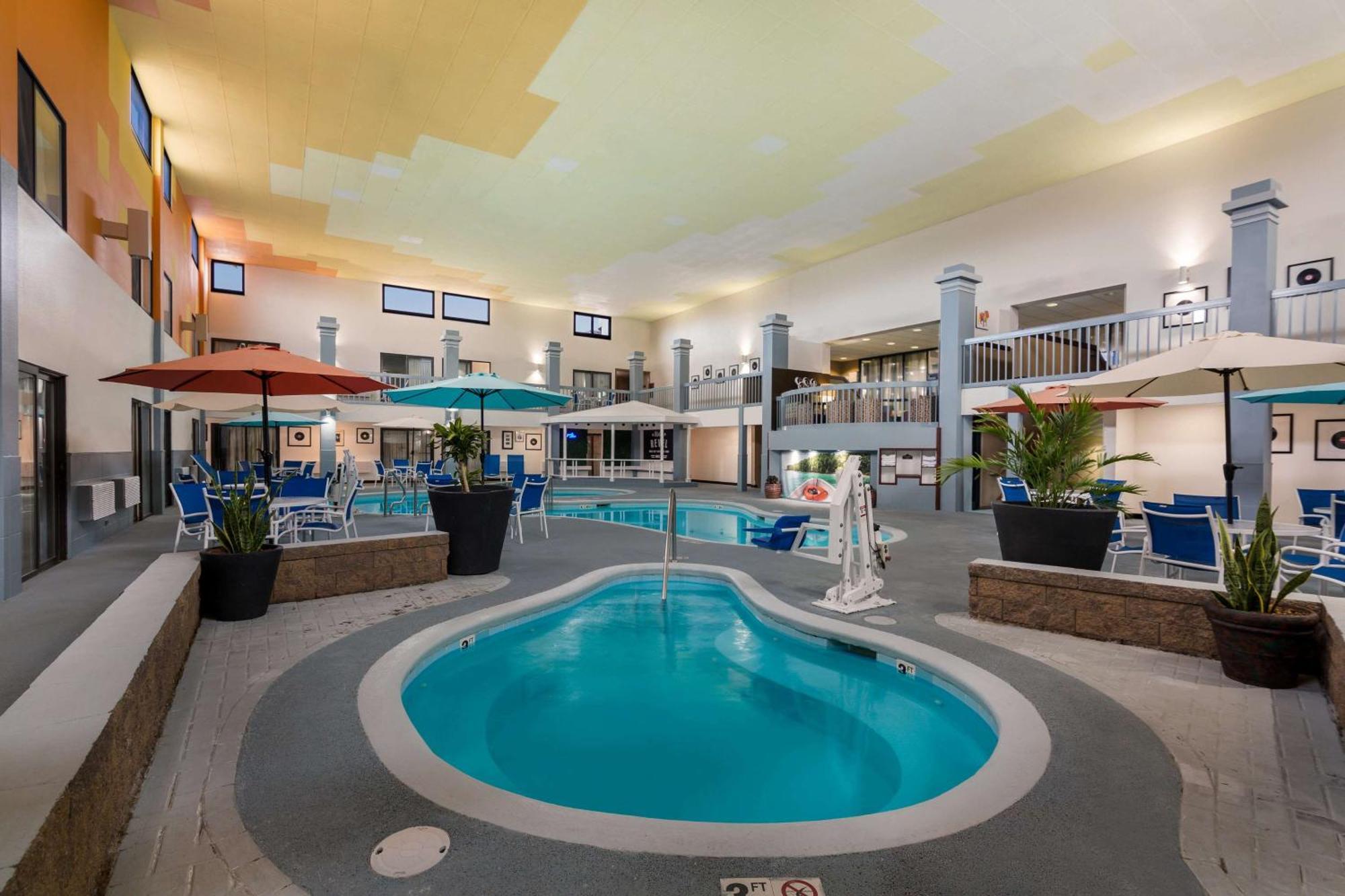 Revel Hotel Minot - Surestay Collection By Best Western Экстерьер фото