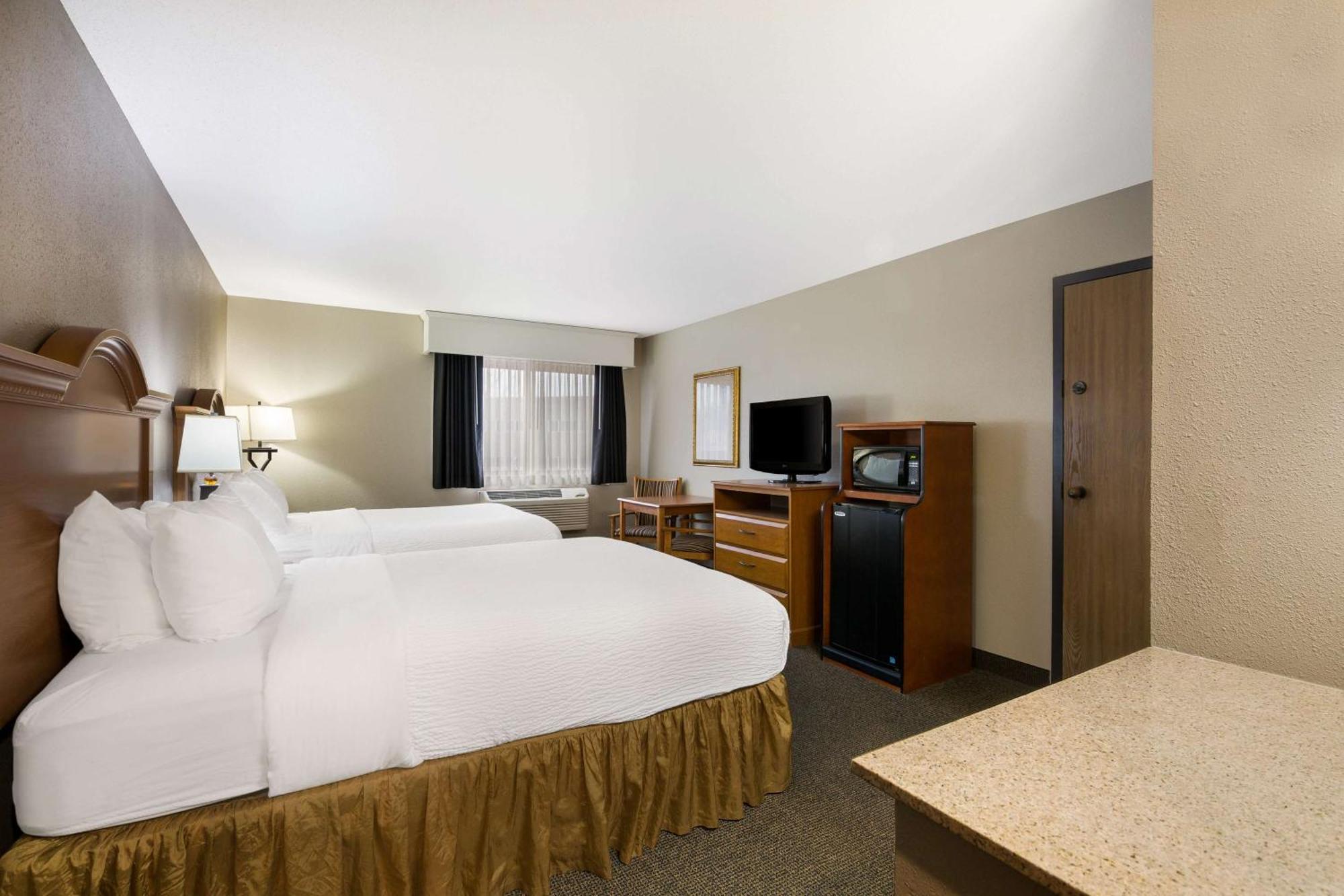 Revel Hotel Minot - Surestay Collection By Best Western Экстерьер фото