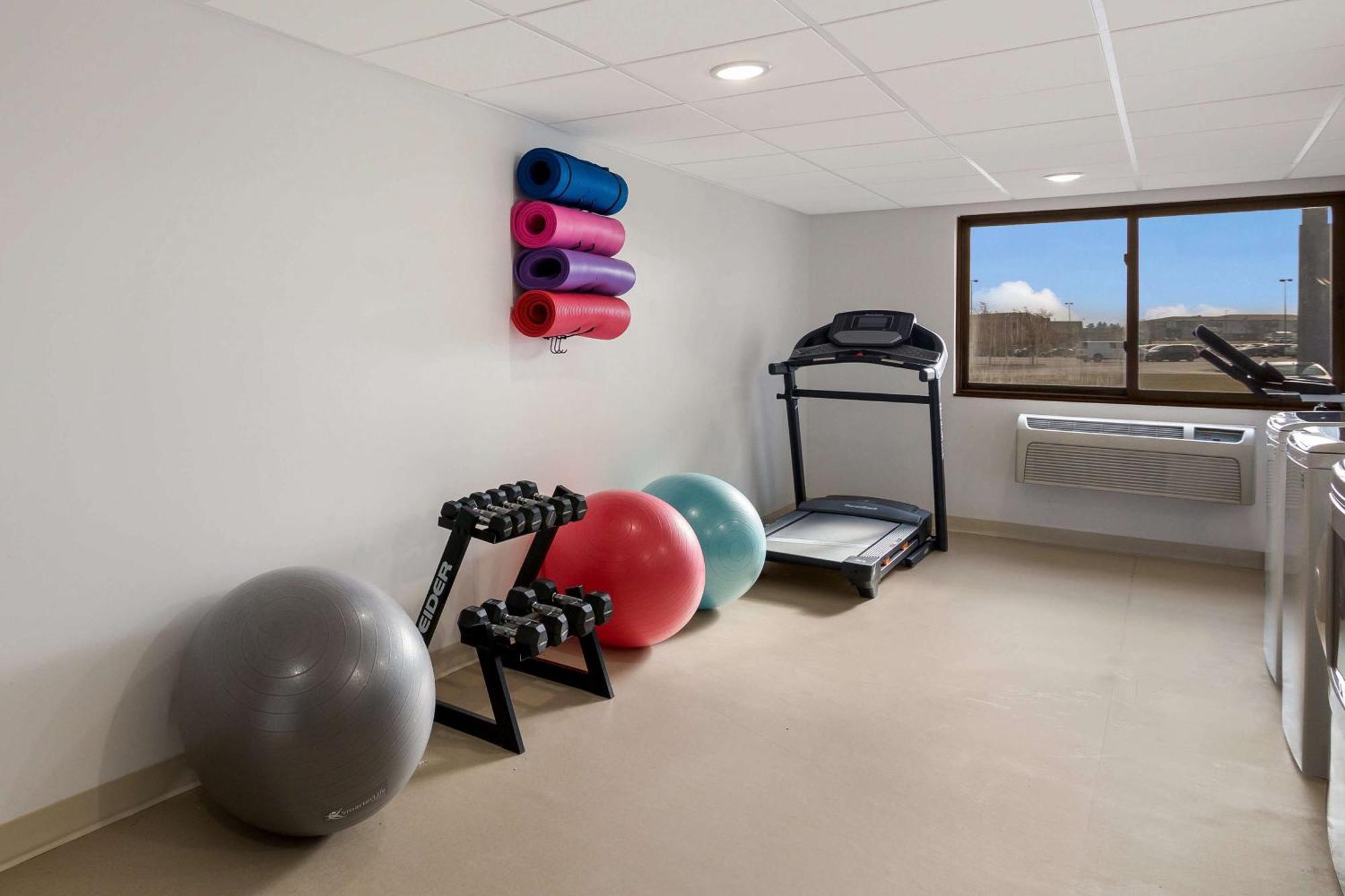 Revel Hotel Minot - Surestay Collection By Best Western Экстерьер фото