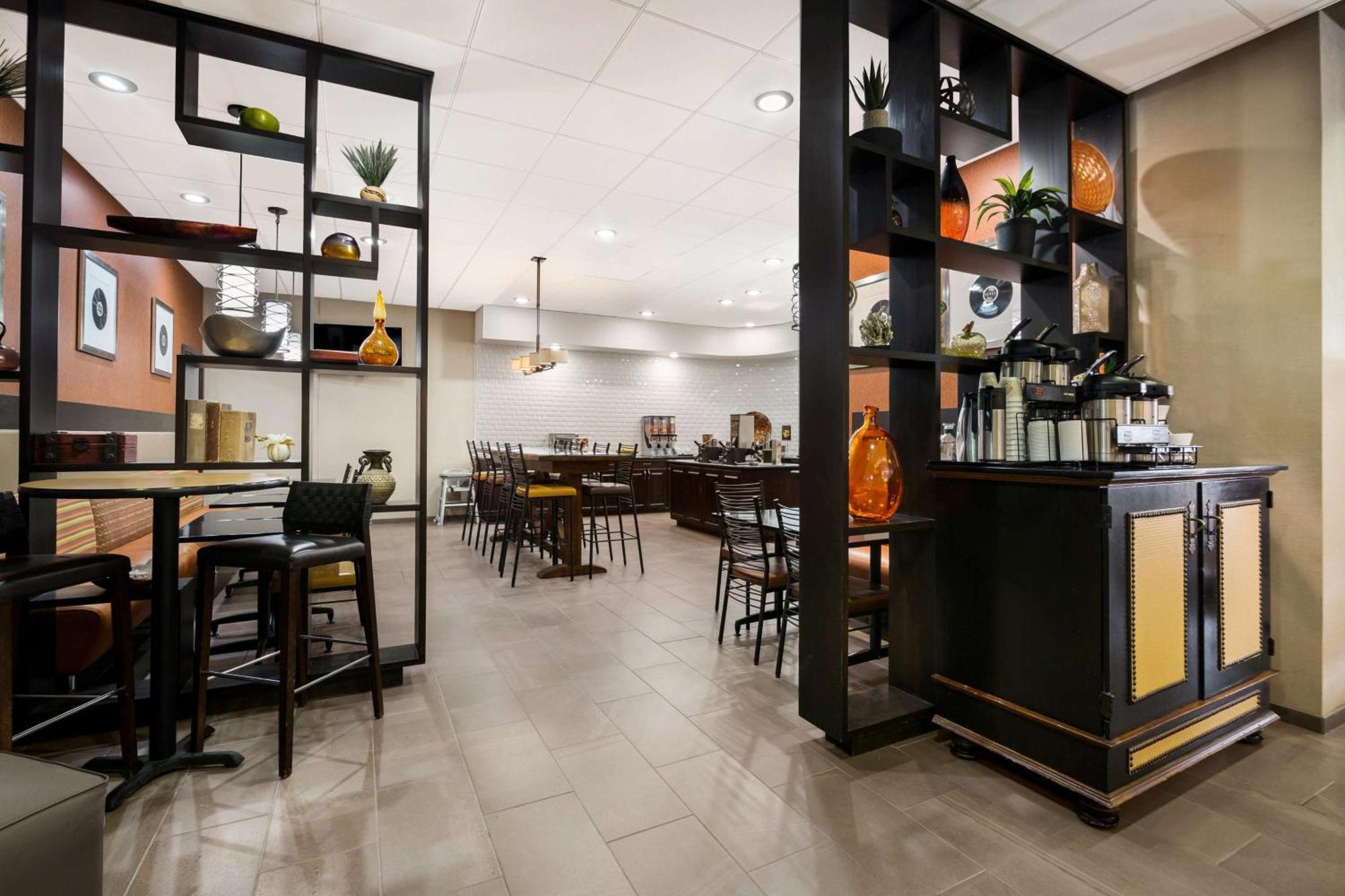 Revel Hotel Minot - Surestay Collection By Best Western Экстерьер фото