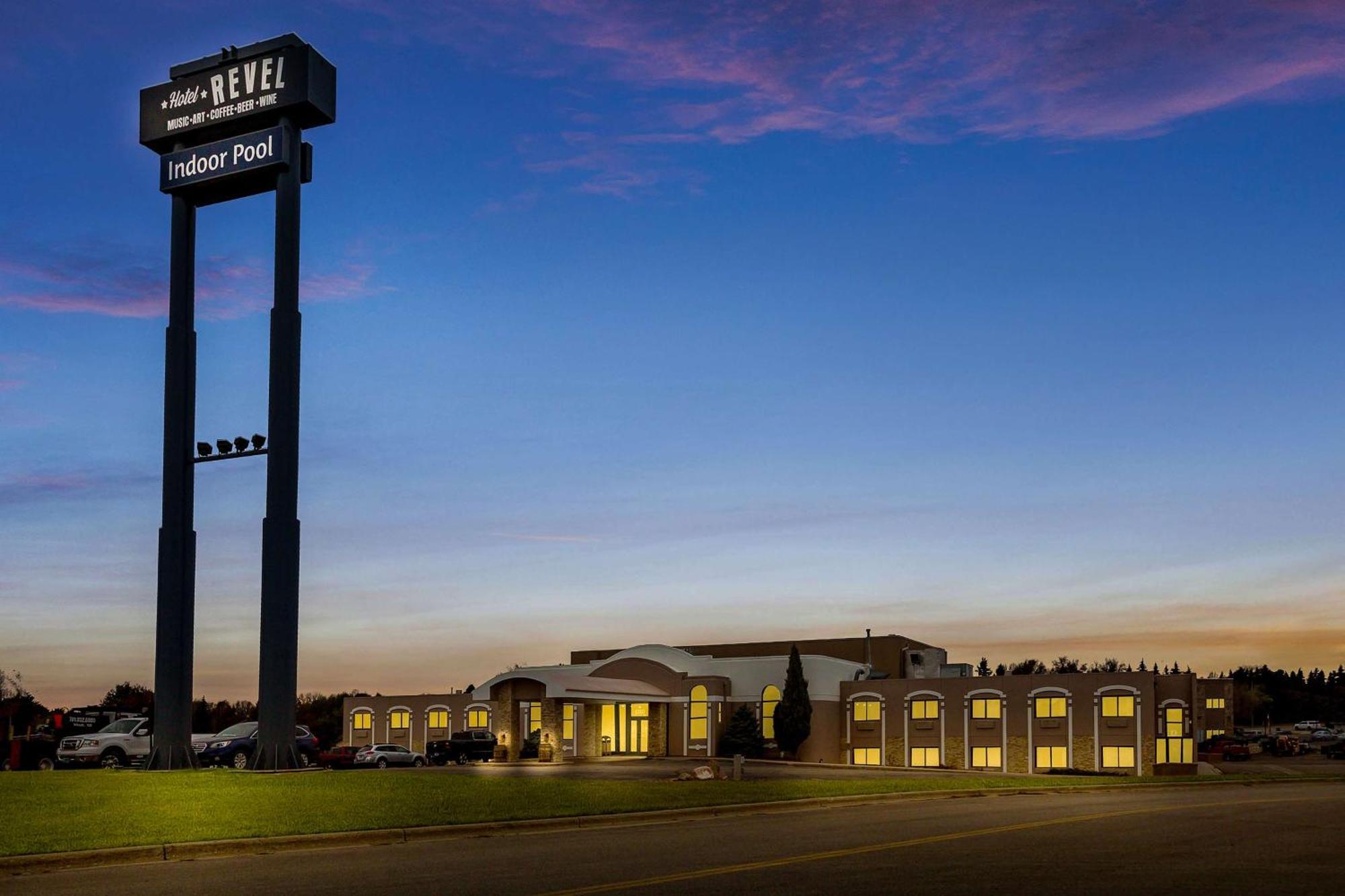 Revel Hotel Minot - Surestay Collection By Best Western Экстерьер фото